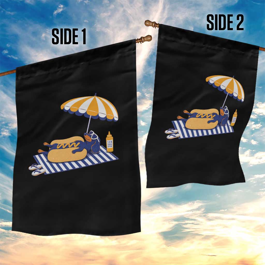Funny Sausage Dog Garden Flag Retro Summer Hot Dog Graphic Dachshund Dog Lover Gift