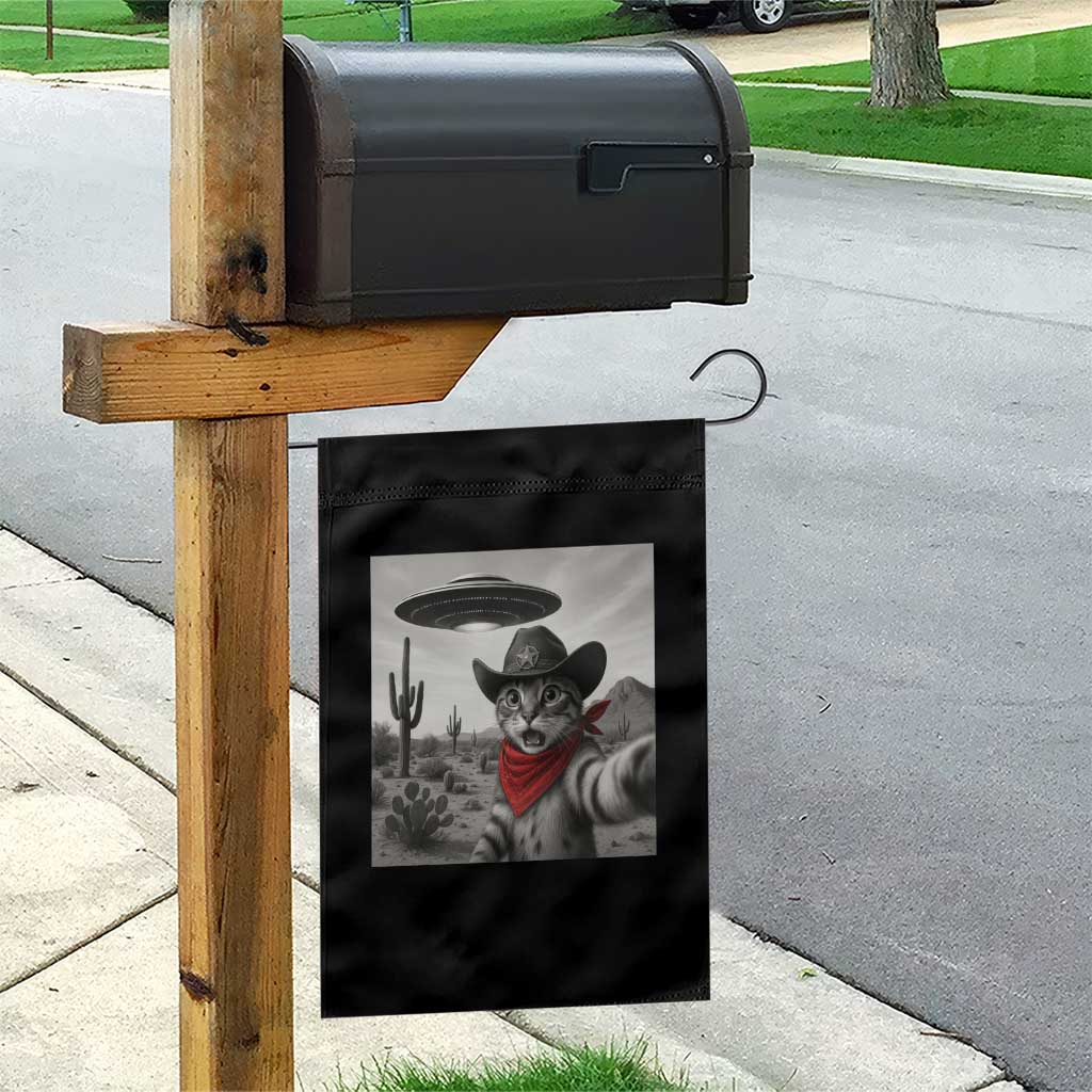 Vintage UFO Cowboy Cat Garden Flag Retro 90s Western Rodeo Kitten Cat Selfie With Alien UFO TS10 Print Your Wear