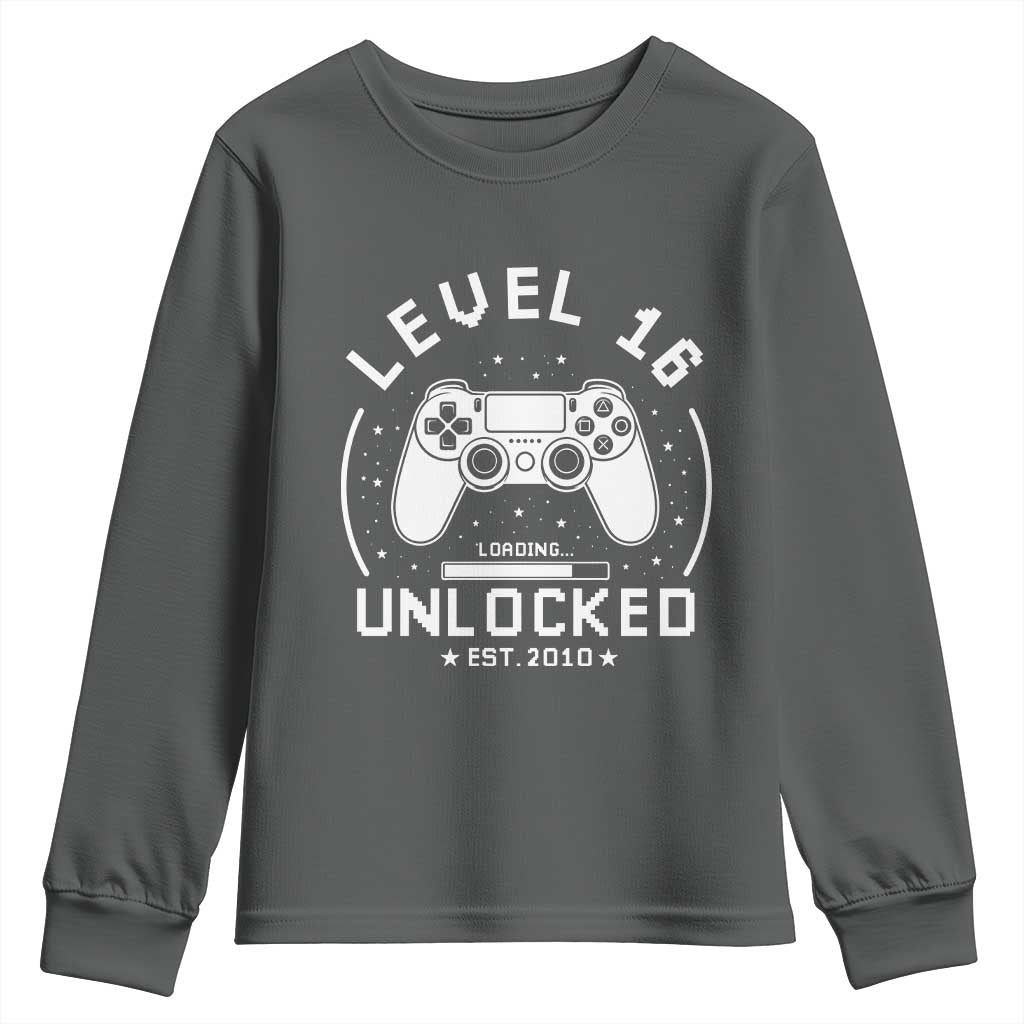 Level 16 Unlocked Video Gamer 16th Birthday Gift Youth Sweatshirt Vintage 2010 16 Year Old Gift