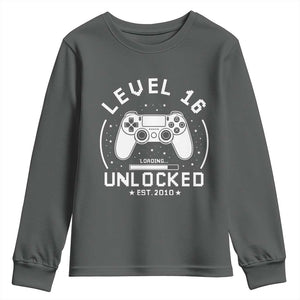 Level 16 Unlocked Video Gamer 16th Birthday Gift Youth Sweatshirt Vintage 2010 16 Year Old Gift
