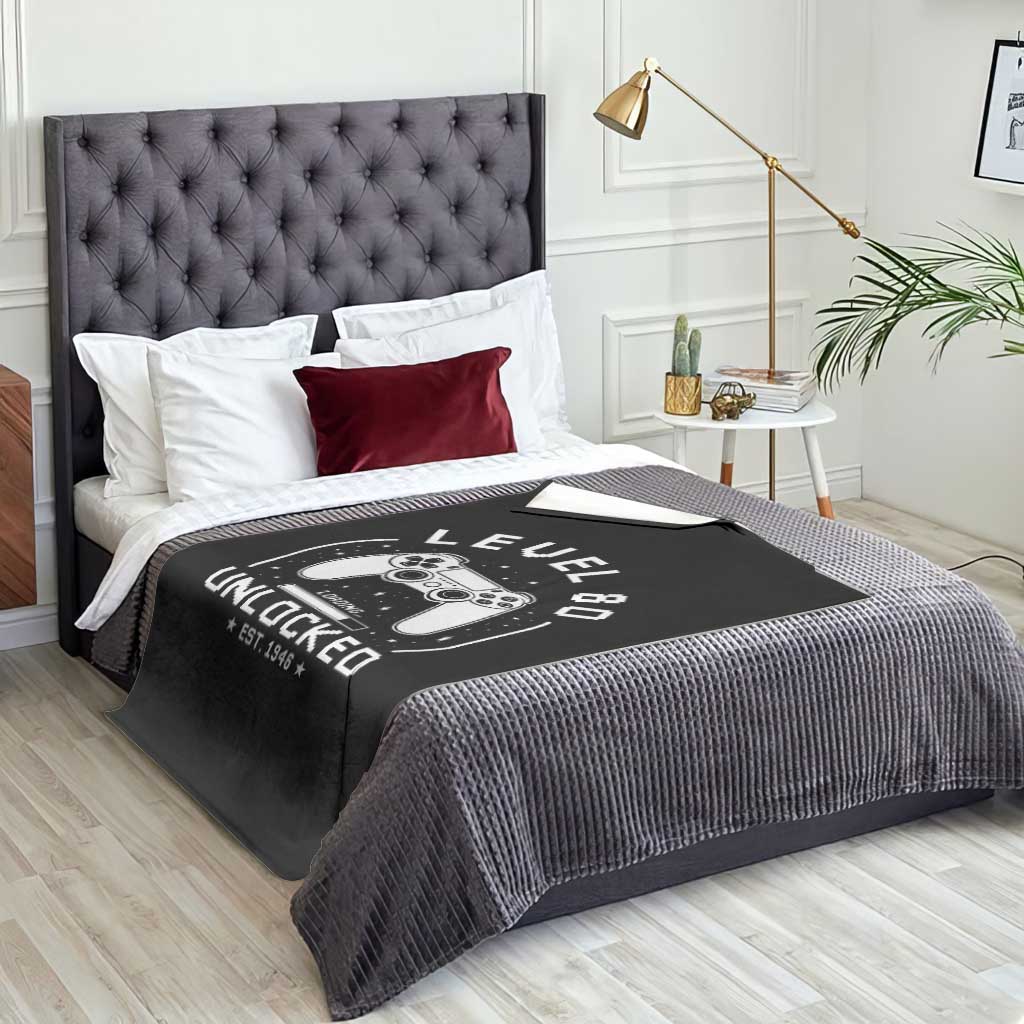 Level 80 Unlocked Video Gamer 80th Birthday Gift Throw Blanket Vintage 1946 80 Year Old Gift