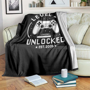 Level 21 Unlocked Video Gamer 21st  Birthday Gift Throw Blanket Vintage 2005 21 Year Old Gift