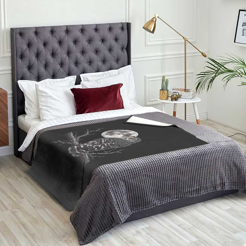 Owl Full Moon Graphic Throw Blanket Vintage Dark Academia Bird