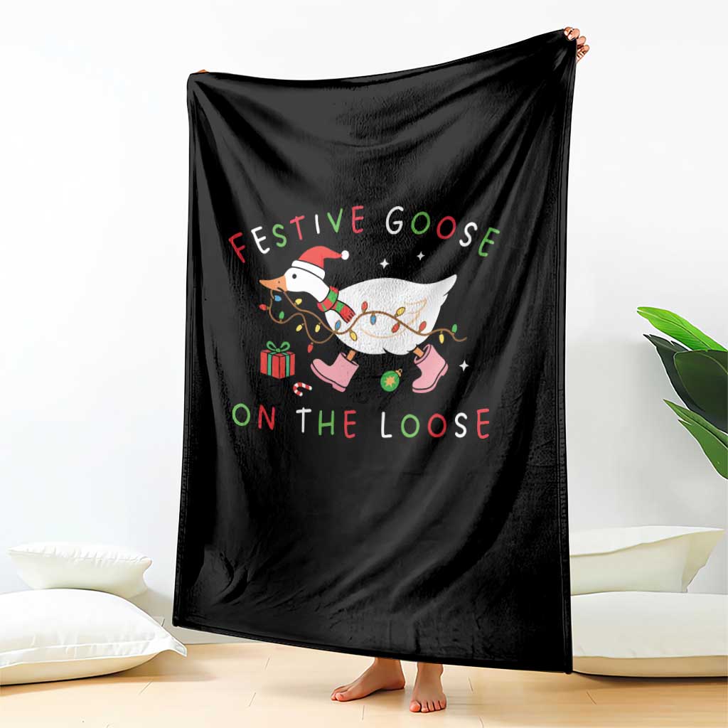 Funny Christmas Goose Throw Blanket Festive Goose On The Loose Xmas Duck Meme TS10 Print Your Wear