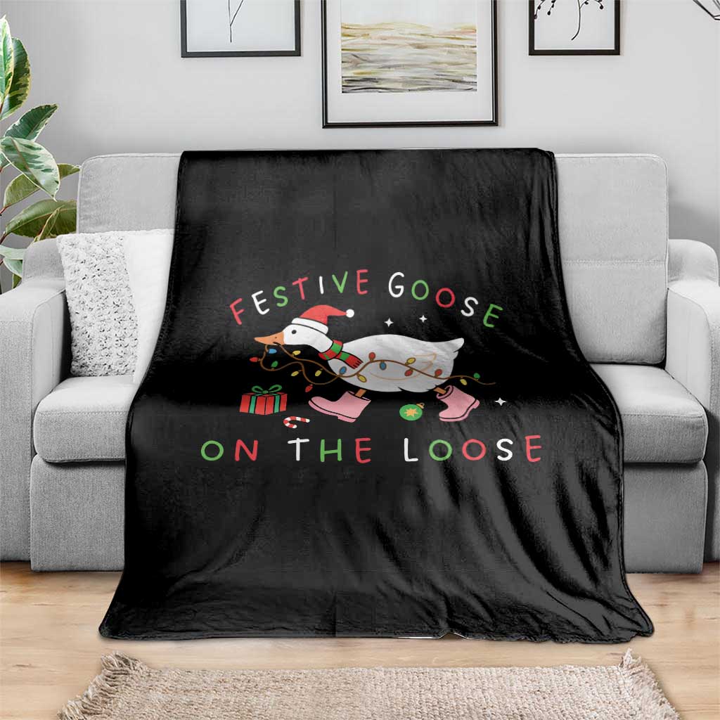 Funny Christmas Goose Throw Blanket Festive Goose On The Loose Xmas Duck Meme TS10 Print Your Wear