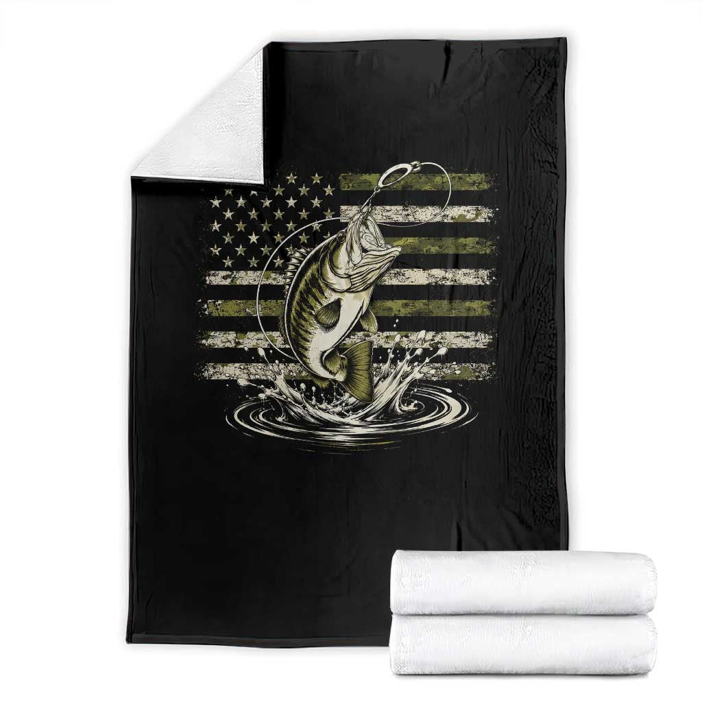 Vintage Bass Fishing Camouflage Throw Blanket Patriotic Largemouth Bass Angler Fishing Lovers Fisherman Camo US Flag