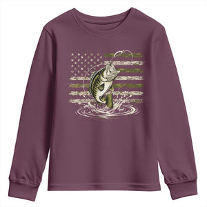 Vintage Bass Fishing Camouflage Youth Sweatshirt Patriotic Largemouth Bass Angler Fishing Lovers Fisherman Camo US Flag