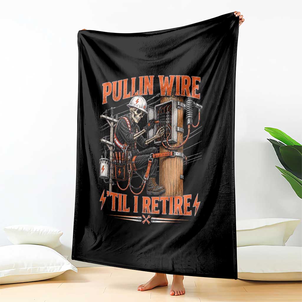 Electrician Lineman Skeleton Graphic Throw Blanket Pullin Wire Til I Retire