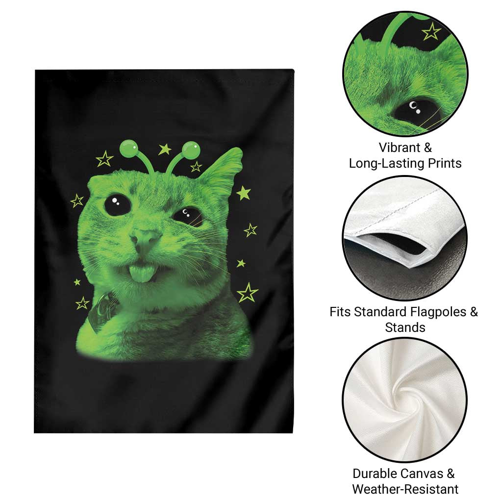 Funny Alien Cat Meme Retro Y2K Vintage Space Kitty Garden Flag