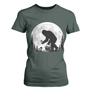 Bigfoot Mushroom Hunter T Shirt For Women Vintage Sasquatch Art Mystical Nature Lover Retro Full Moon
