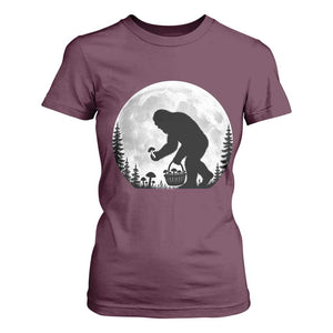 Bigfoot Mushroom Hunter T Shirt For Women Vintage Sasquatch Art Mystical Nature Lover Retro Full Moon