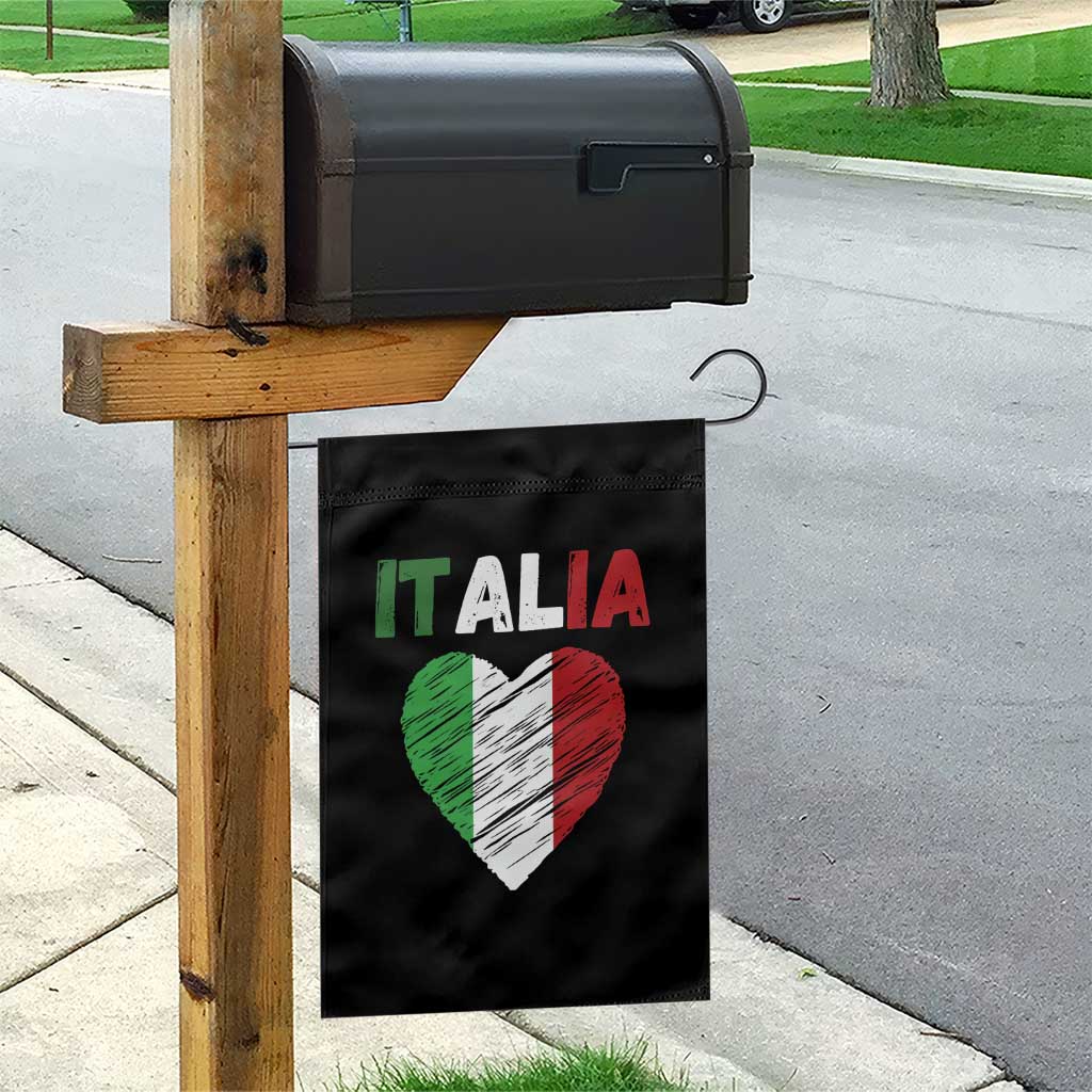 Italian Flag Heart Garden Flag Retro Vintage Italia Graphic
