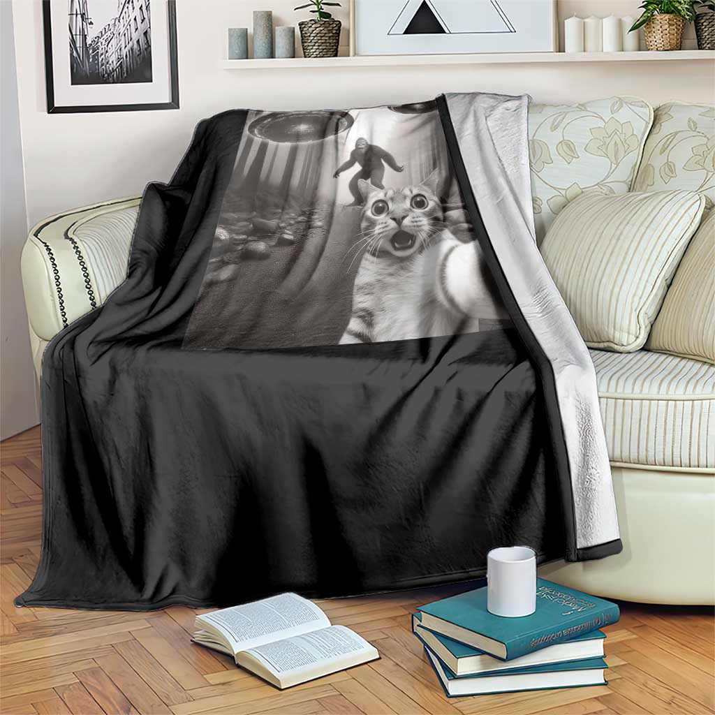 Cat Selfie With Bigfoot UFO Throw Blanket Funny Cat Lover Gifts TS10 Print Your Wear