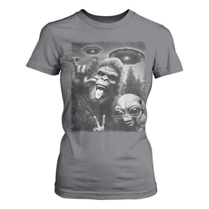 Bigfoot Selfie With Alien T Shirt For Women UFO Funny Sasquatch Rock On Hand Sign TS10 Charcoal Print Your Wear