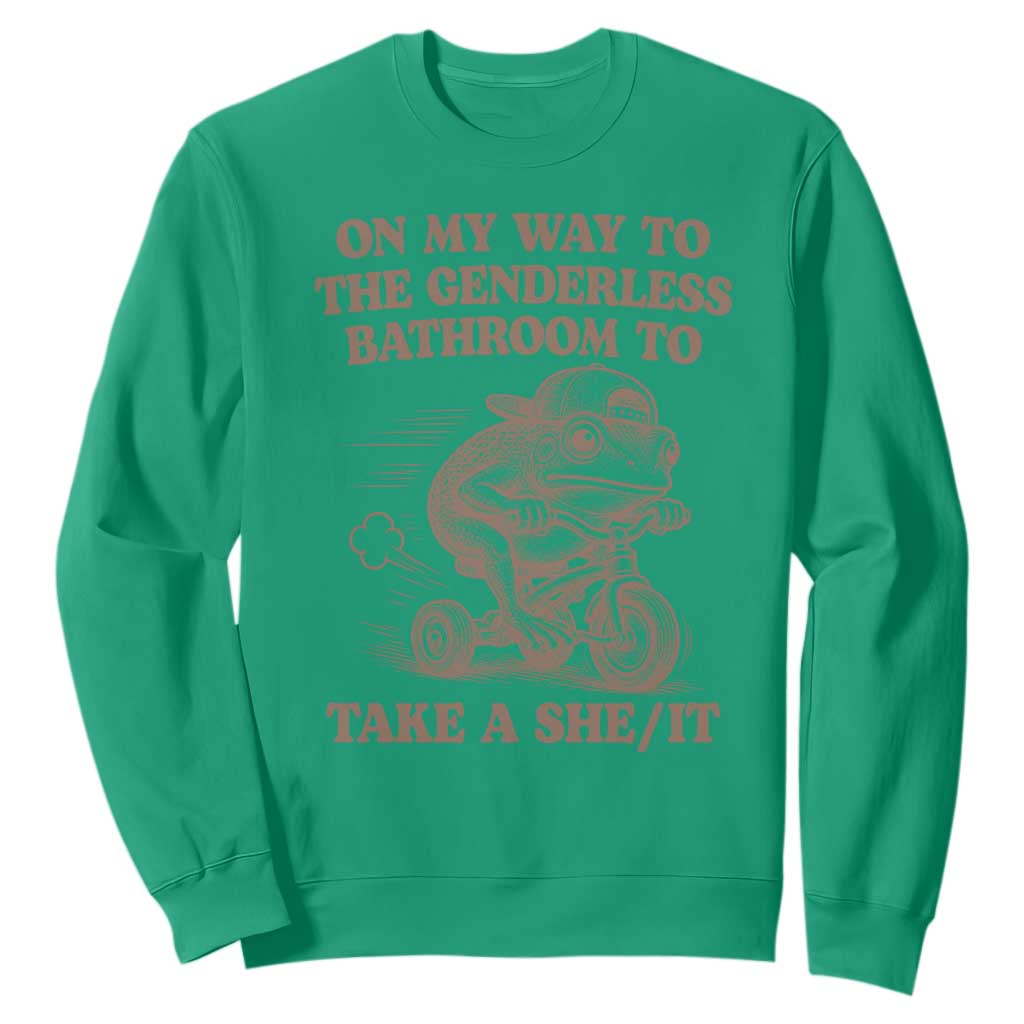 On My Way To The Genderless Bathroom To Take a She/It Sweatshirt Funny Frog Graphic