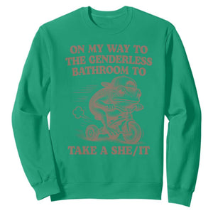 On My Way To The Genderless Bathroom To Take a She/It Sweatshirt Funny Frog Graphic