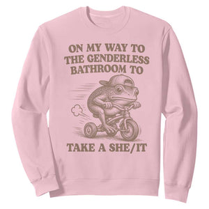 On My Way To The Genderless Bathroom To Take a She/It Sweatshirt Funny Frog Graphic
