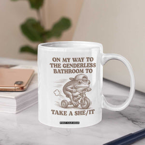On My Way To The Genderless Bathroom To Take a She/It Coffee Mug Funny Frog Graphic