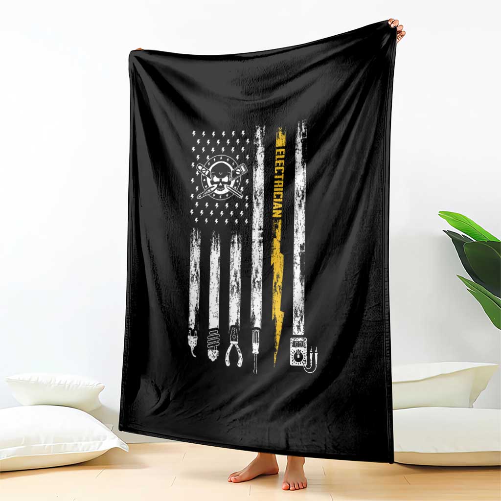 Electrician US Flag Throw Blanket Tools for Electricians Skull Lightning Graphic