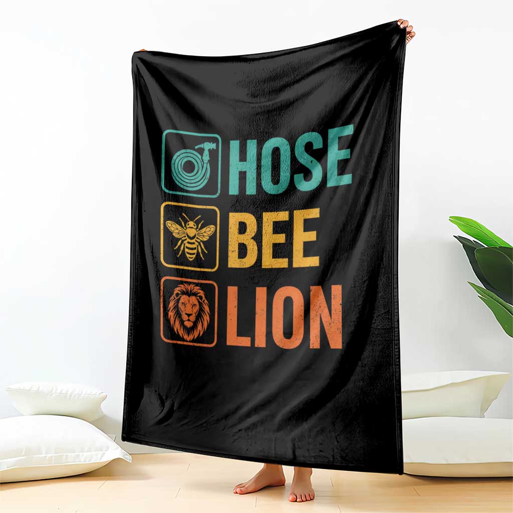 Hose Bee Lion Funny Meme Word Pun Retro Throw Blanket