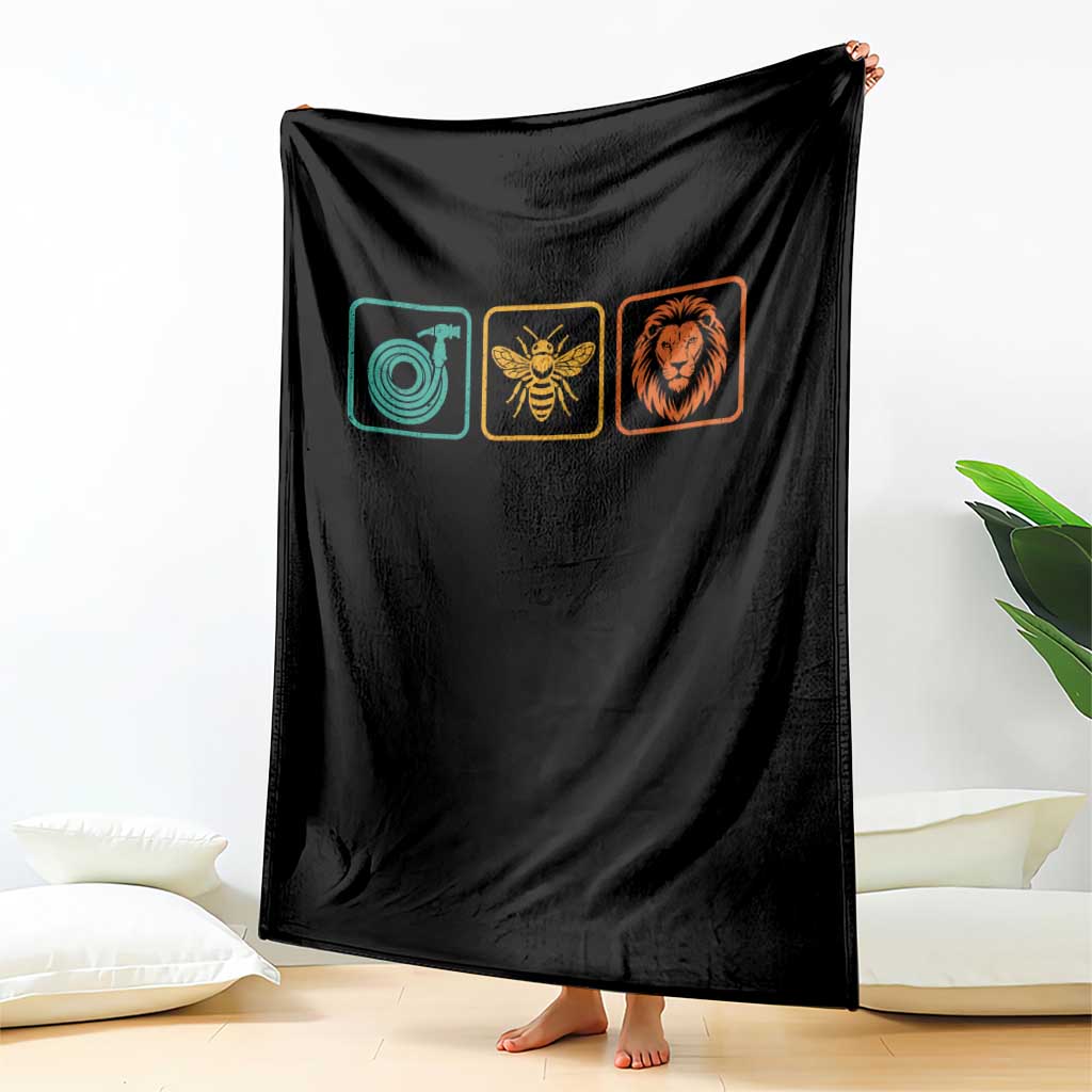 Hose Bee Lion Icons Funny Meme Retro Throw Blanket