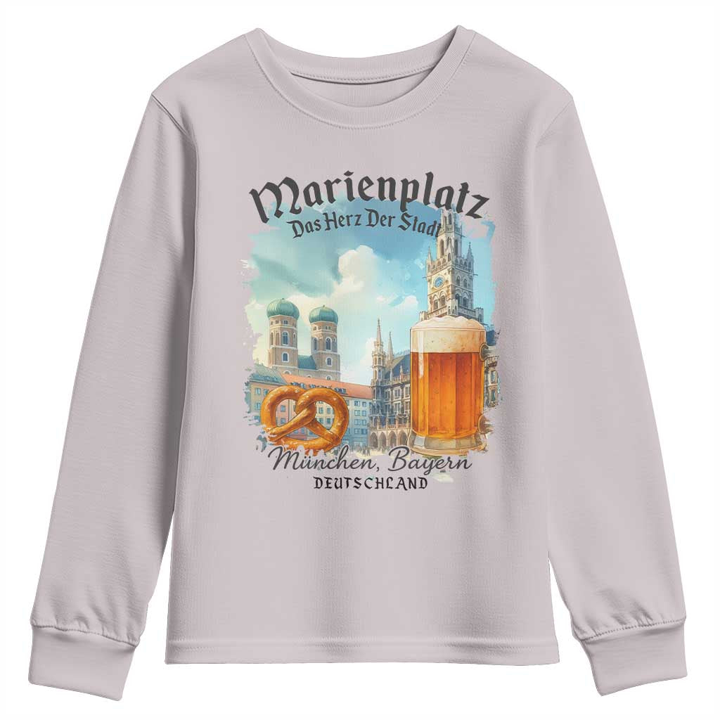 Bavarian Festival Munich Oktoberfest Youth Sweatshirt Das Herz Der Stadt Beer Pretzel TS11 Ice Gray Print Your Wear