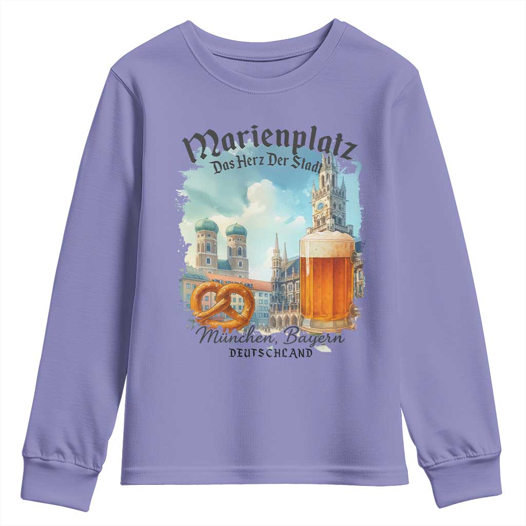 Bavarian Festival Munich Oktoberfest Youth Sweatshirt Das Herz Der Stadt Beer Pretzel TS11 Violet Print Your Wear
