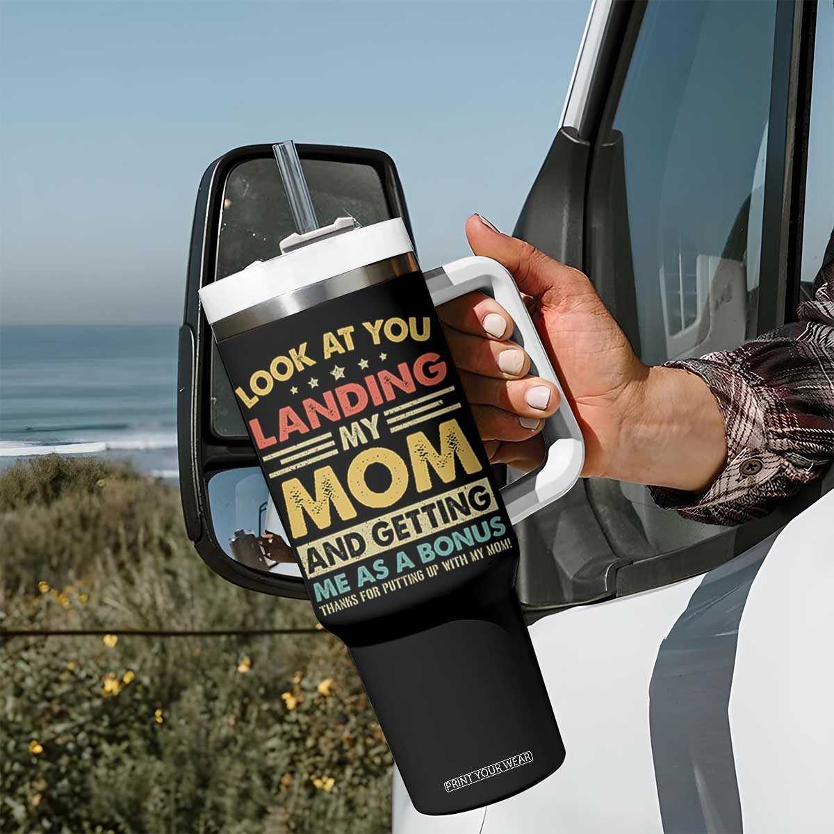 Bonus Dad Tumbler With Handle Look At You Landing My Mom And Getting Me As A Bonus