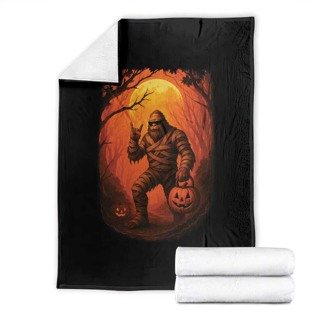 Funny Halloween Bigfoot Scary Spooky Cryptid Sasquatch Throw Blanket TS11 Black Print Your Wear