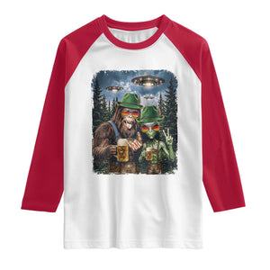 Funny Bigfoot Alien Oktoberfest Raglan Shirt Selfie Beer Party German Lederhosen UFO Gift