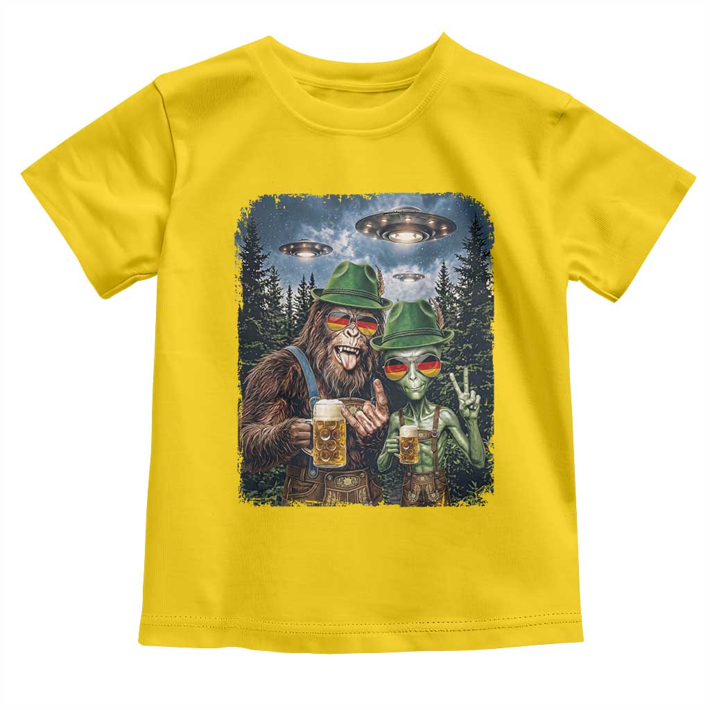 Funny Bigfoot Alien Oktoberfest Toddler T Shirt Selfie Beer Party German Lederhosen UFO Gift