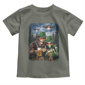 Funny Bigfoot Alien Oktoberfest Toddler T Shirt Selfie Beer Party German Lederhosen UFO Gift