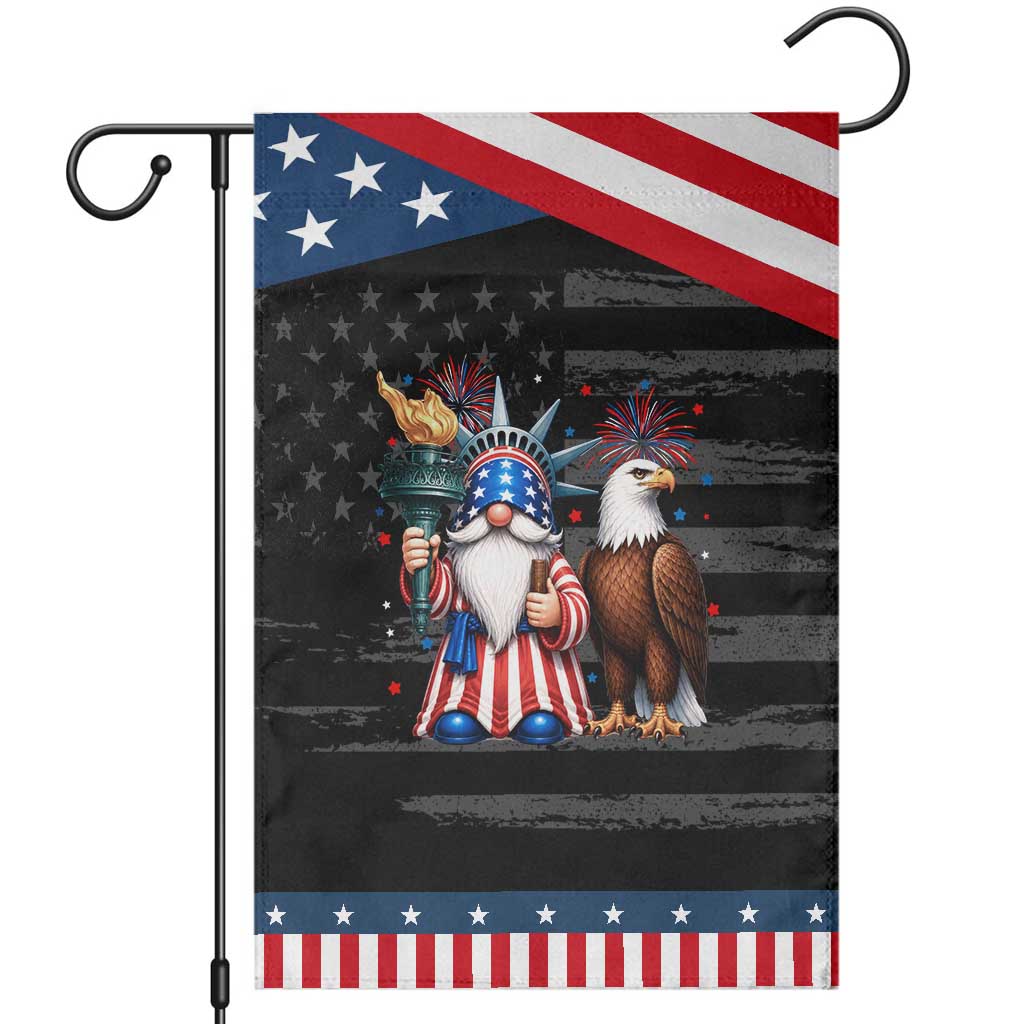Funny Statue Of Liberty Gnome Patriotic Garden Flag 4th Of July Gift TS12 Distressed Black Blue Print Your Wear