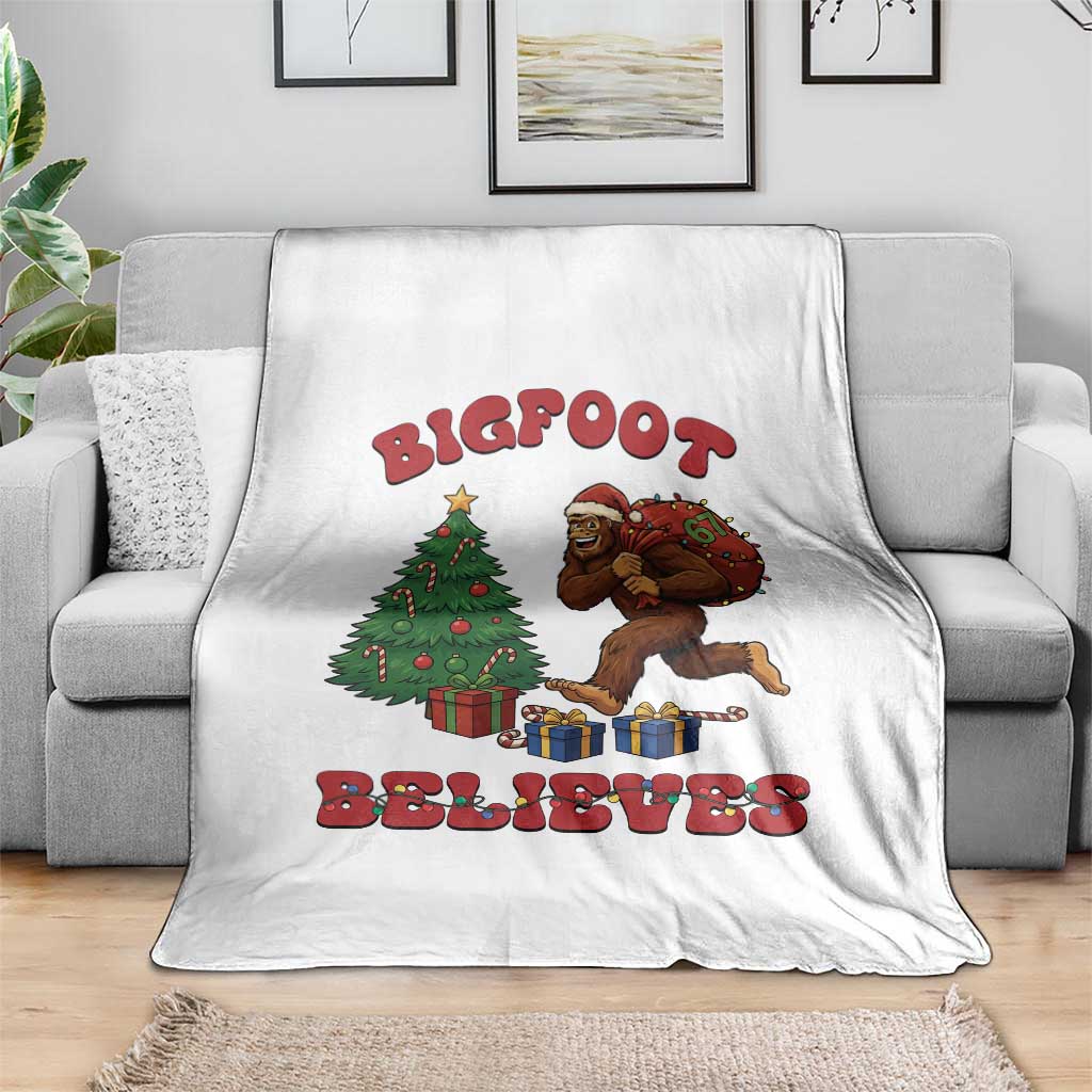 Funny Bigfoot Santa Believes Six Seven Meme Throw Blanket Trendy Gen Z Xmas Gift TS12 Print Your Wear