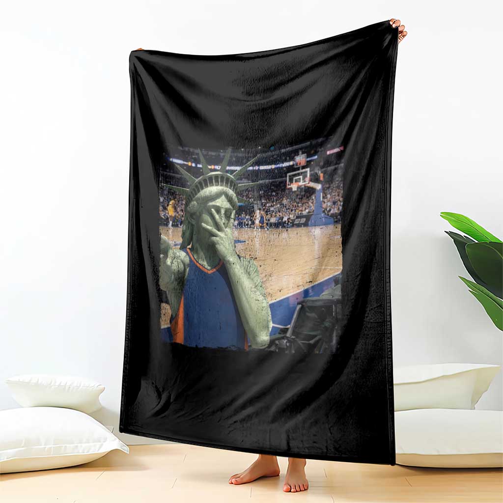 Funny Statue Of Liberty Basketball Selfie Graphic Throw Blanket