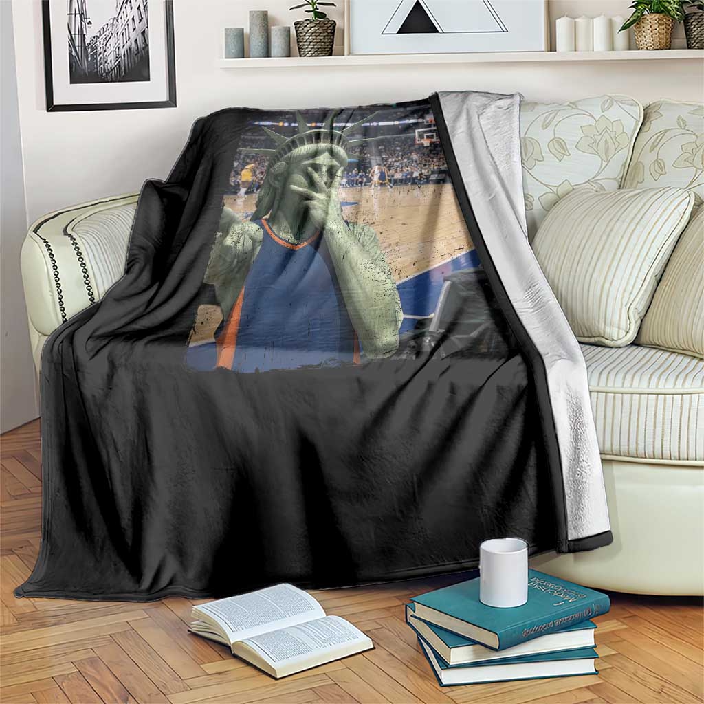 Funny Statue Of Liberty Basketball Selfie Graphic Throw Blanket