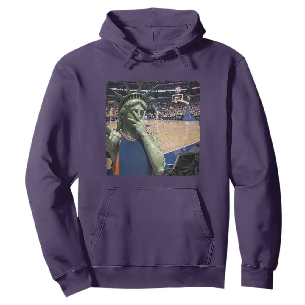 Funny Statue Of Liberty Basketball Selfie Graphic Hoodie