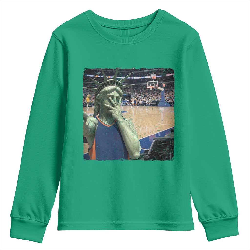 Funny Statue Of Liberty Basketball Selfie Graphic Youth Sweatshirt