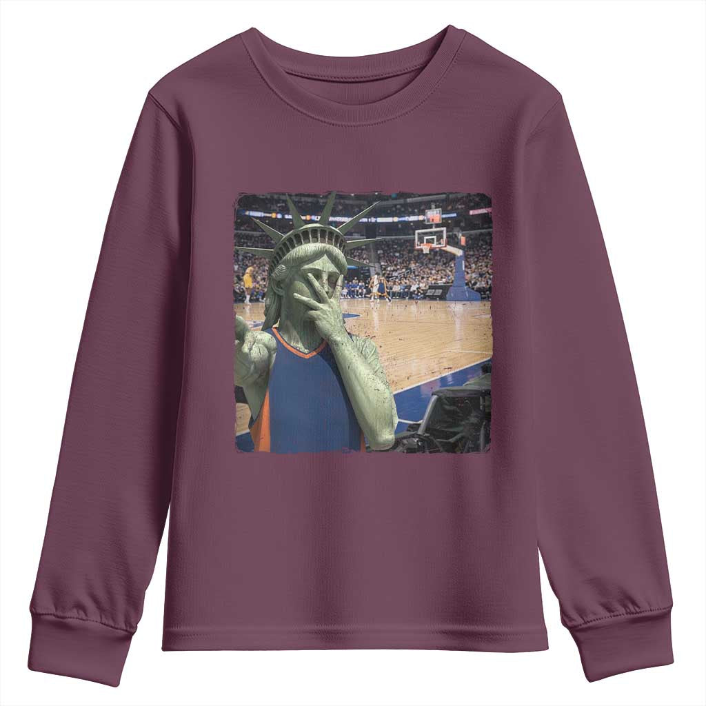Funny Statue Of Liberty Basketball Selfie Graphic Youth Sweatshirt