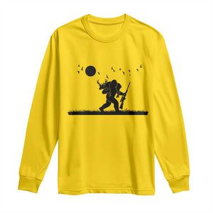 Bigfoot Hunting With Rifle Long Sleeve Shirt Funny Outdoor Hunter Gift TS12 Daisy Print Your Wear