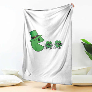 St Patricks Day Retro Gamer Eating Shamrock Lucky Gift Throw Blanket TS12 Print Your Wear