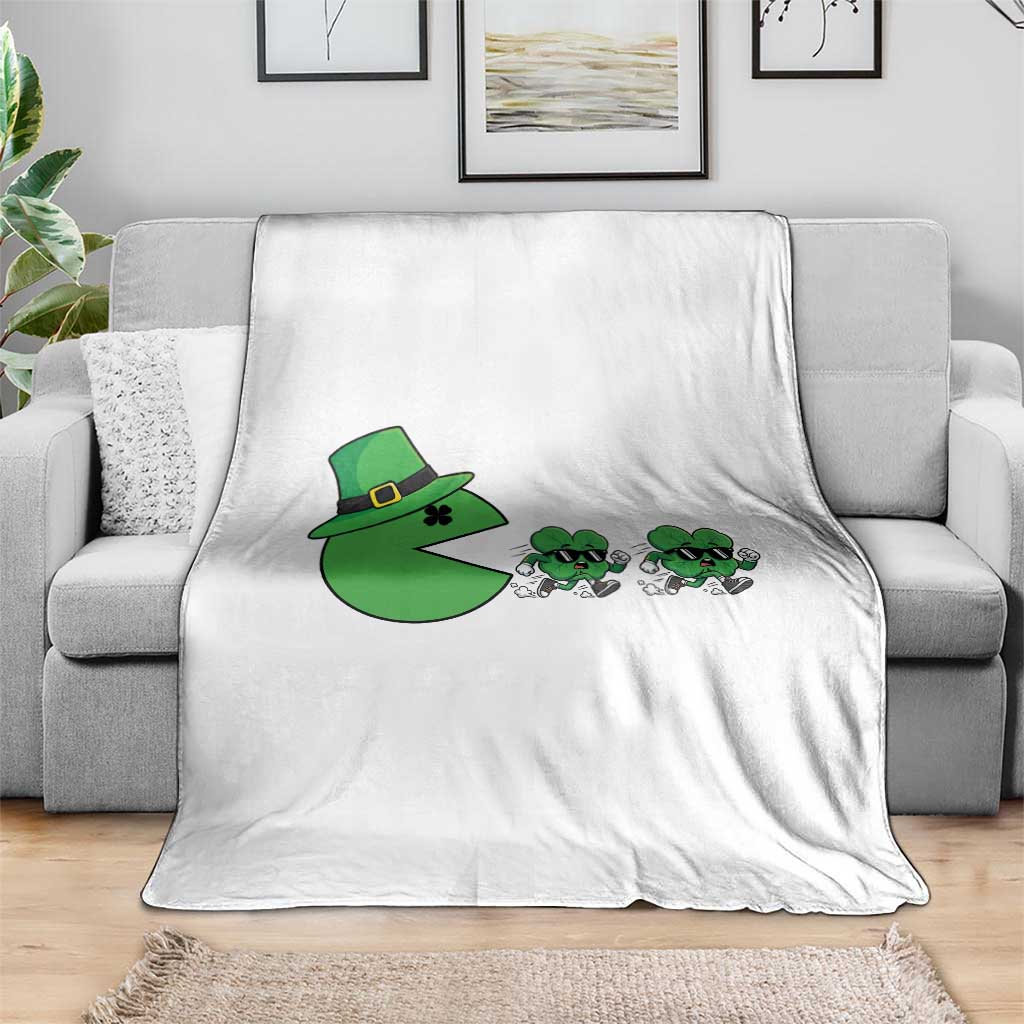 St Patricks Day Retro Gamer Eating Shamrock Lucky Gift Throw Blanket TS12 Print Your Wear