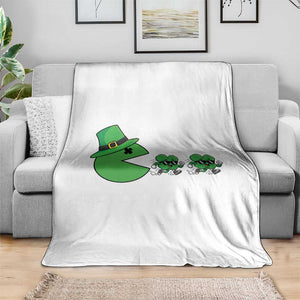 St Patricks Day Retro Gamer Eating Shamrock Lucky Gift Throw Blanket TS12 Print Your Wear