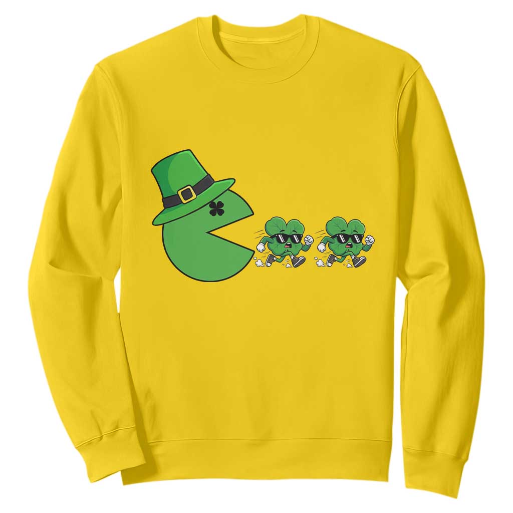 St Patricks Day Retro Gamer Eating Shamrock Lucky Gift Sweatshirt TS12 Daisy Print Your Wear