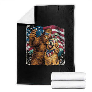 Funny Patriotic Bigfoot Golden Retriever Selfie Squad Throw Blanket