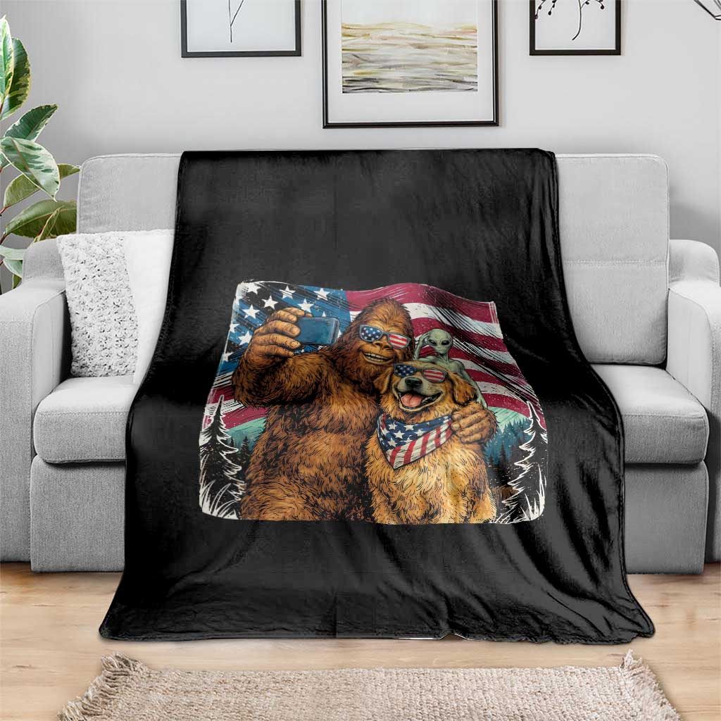 Funny Patriotic Bigfoot Golden Retriever Selfie Squad Throw Blanket