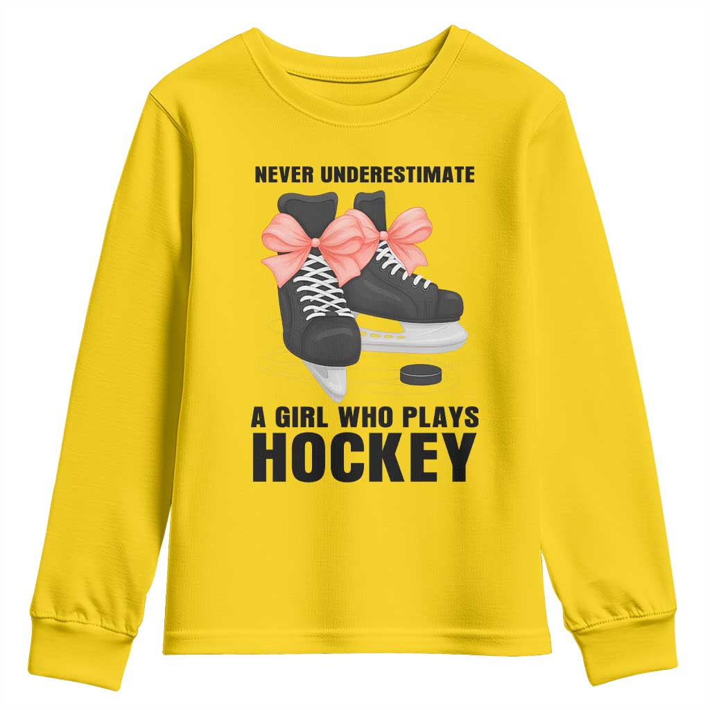 Never Underestimate A Girl Hockey Player Gift Idea Youth Sweatshirt TS12 Daisy Print Your Wear