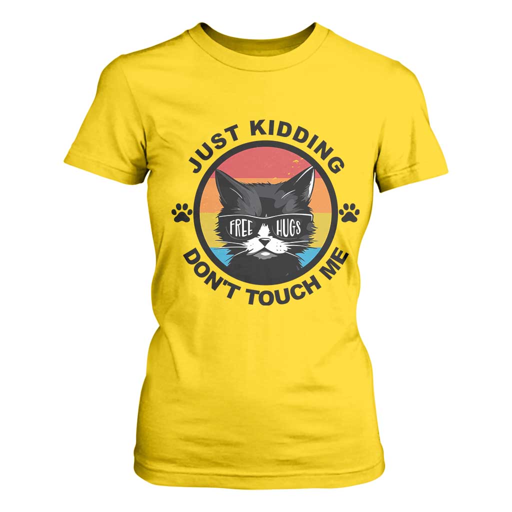Black Cat Lovers T Shirt For Women Free Hugs Just Kidding Do Not Touch Me Gift TS12 Daisy Print Your Wear