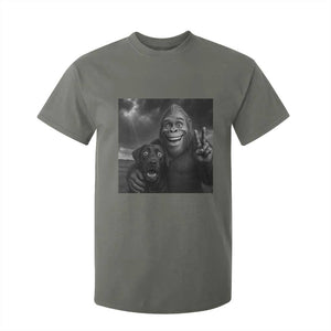 Cute Labrador Selfie With Bigfoot T Shirt For Kid Funny Cryptid TS12 Military Green Print Your Wear