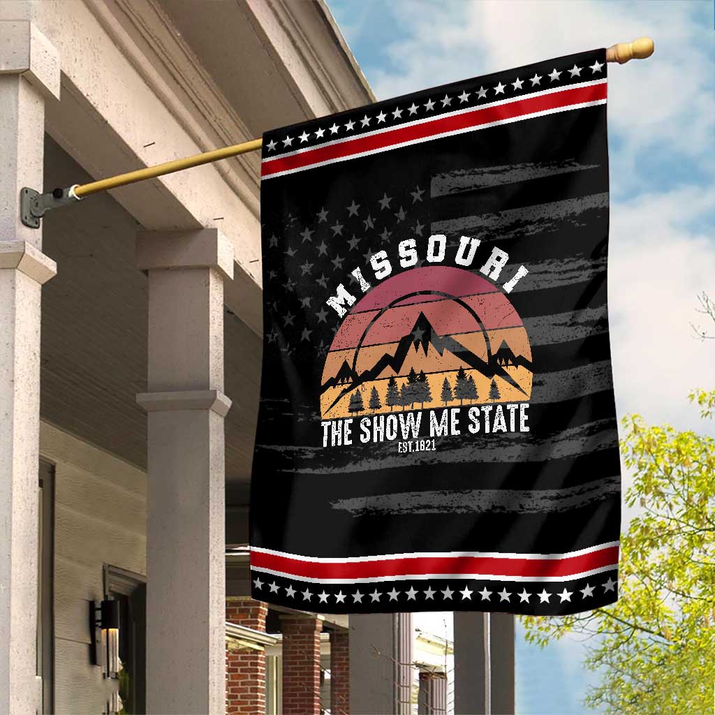 Vintage Missouri Travel Garden Flag The Show Me State Pride TS12 Distressed Black Red Print Your Wear